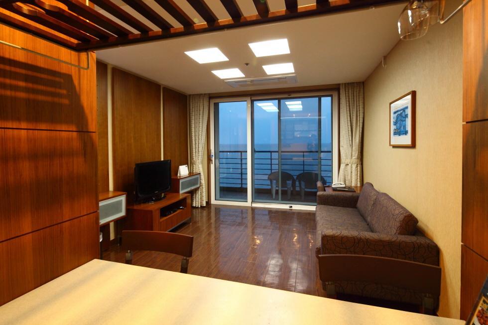 Resom Ocean Castle Hotel Taean Exterior photo